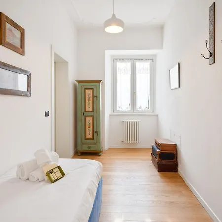 San Vitale Elegant Flat