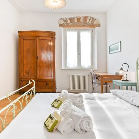 San Vitale Elegant Flat *