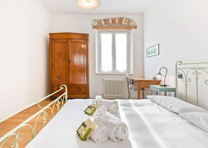 San Vitale Elegant Flat *