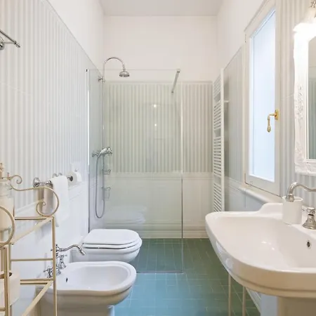 San Vitale Elegant Flat Daire *